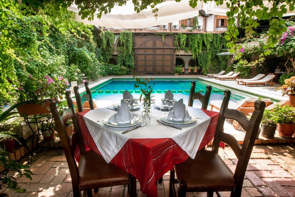 Restaurant Bujtina E Gjelit 4* Tirana