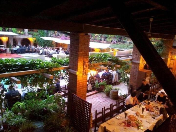 Restaurant Bujtina E Gjelit Tirana