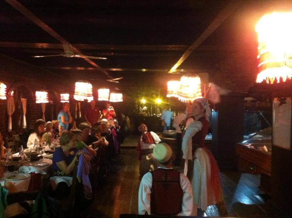 Restaurant Bujtina E Gjelit 4* Tirana