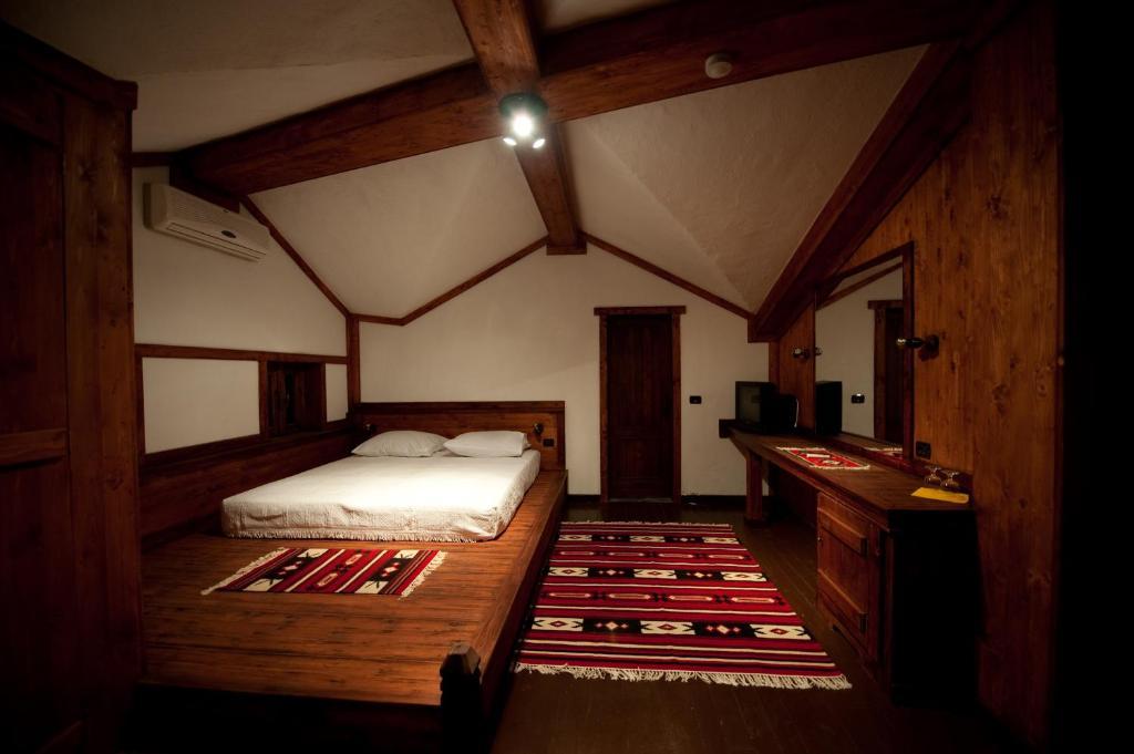 Restaurant Bujtina E Gjelit Hotel 4*