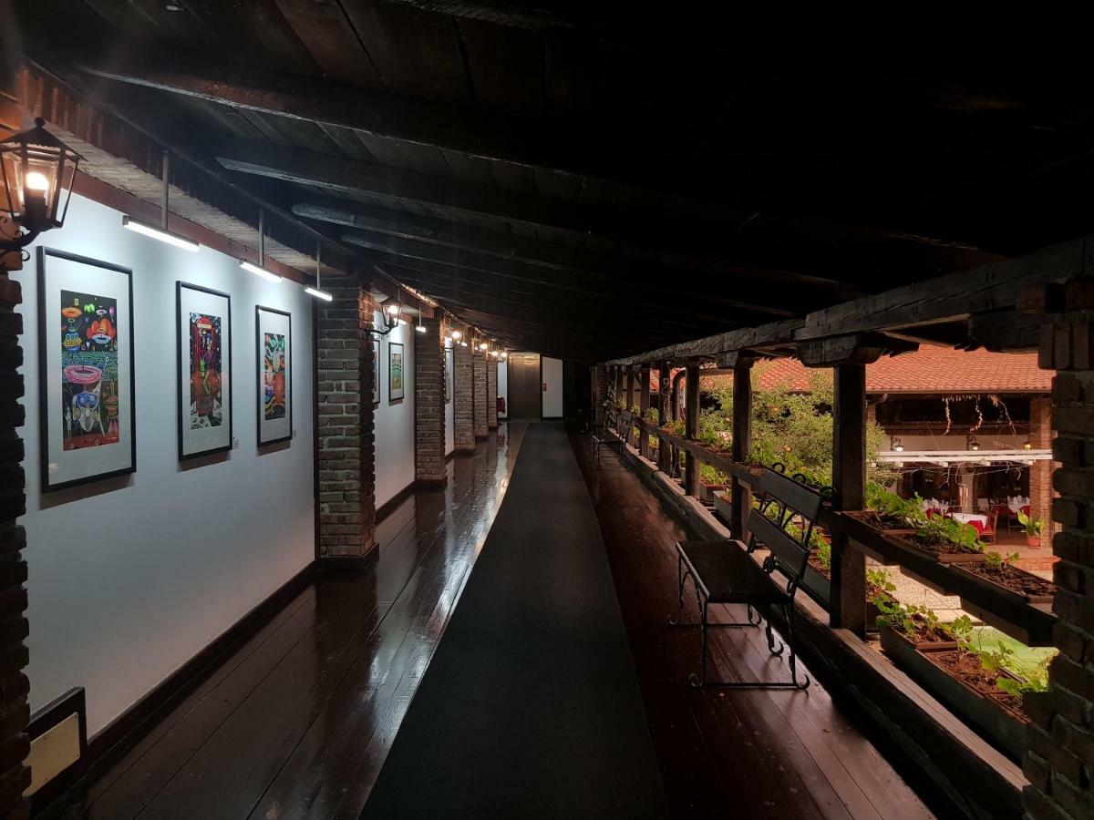 Restaurant Bujtina E Gjelit Tirana