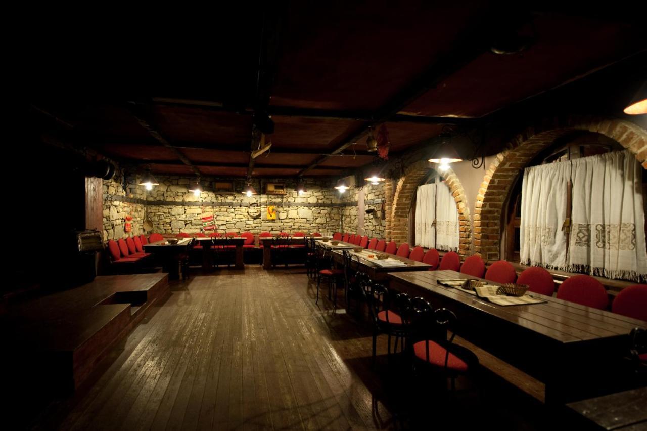 Restaurant Bujtina E Gjelit Hotel 4*